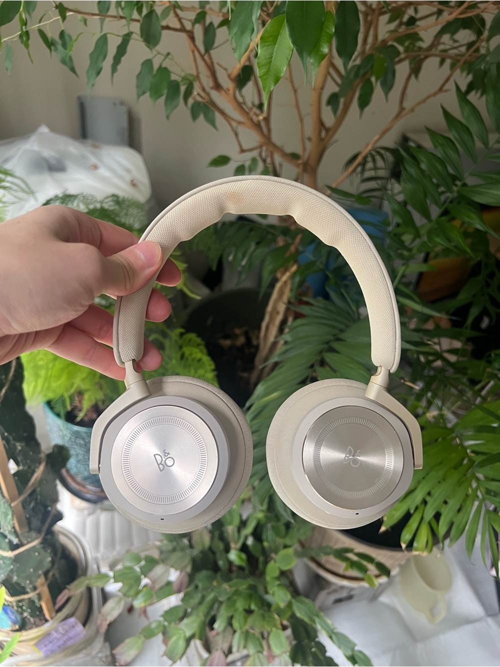 Bang & Olufsen HX headphones sand/beige
